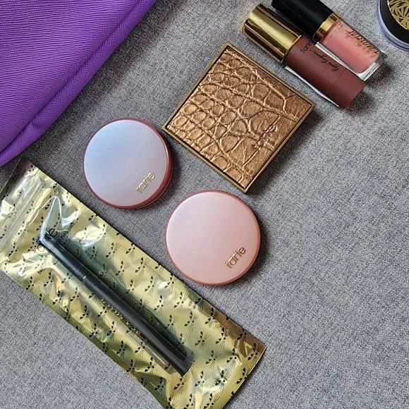 Tarte Purple Makeup Bag Set - Picture 2 of 8